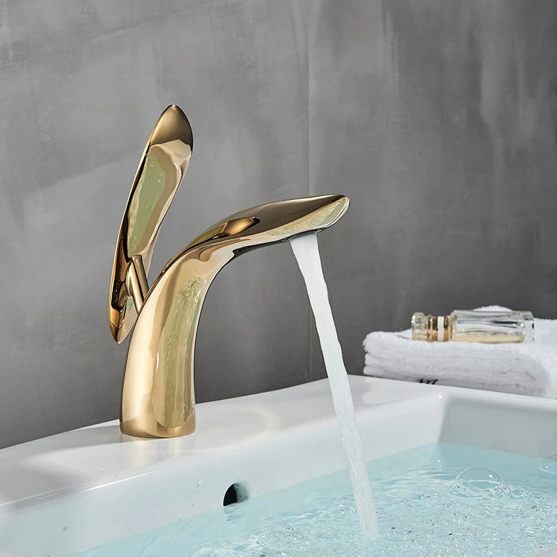 Moderne Badezimmerarmatur mit elegantem Design 5
