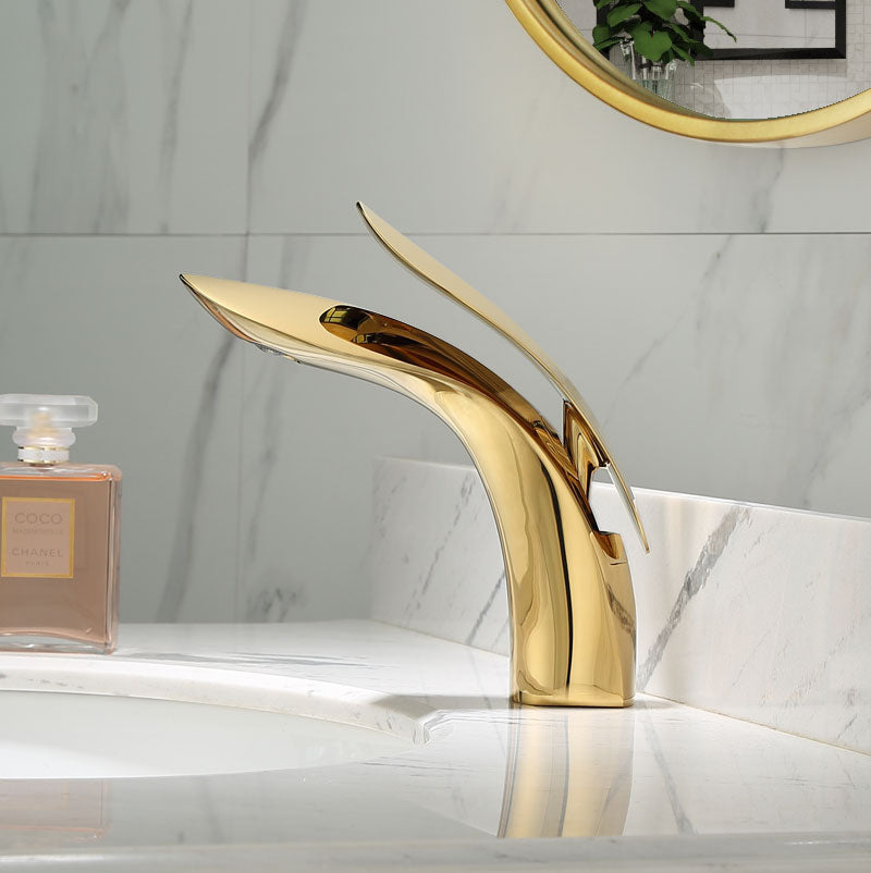 Moderne Badezimmerarmatur mit elegantem Design 7