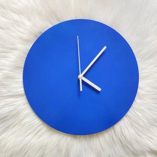 Moderne Geometrische Wanduhr mit Kobaltblauem Akzent für Minimalistische Räume 7