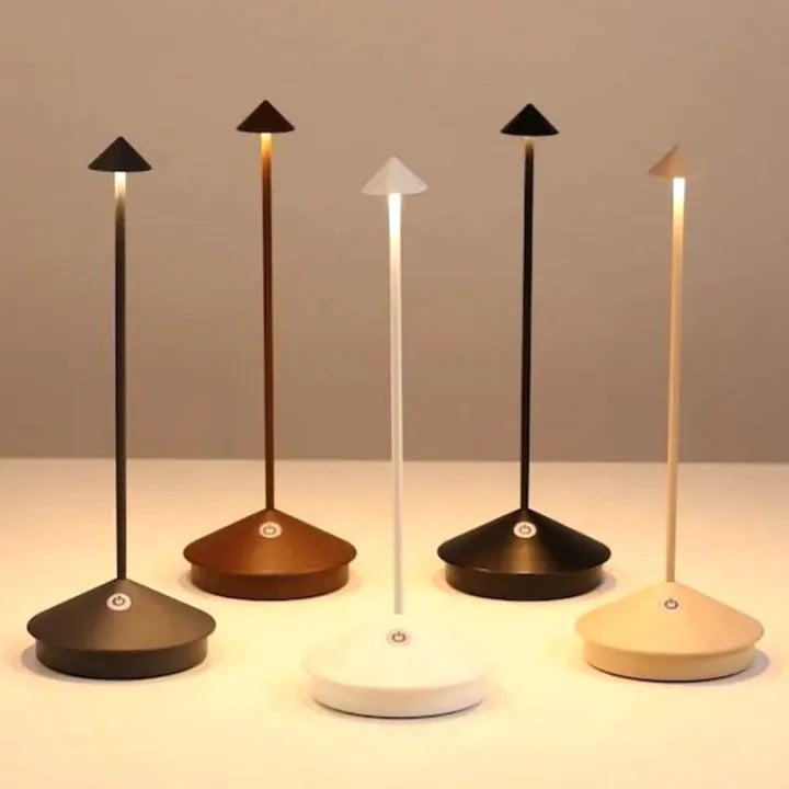 Moderne LED-Tischlampe Dimmbar 0