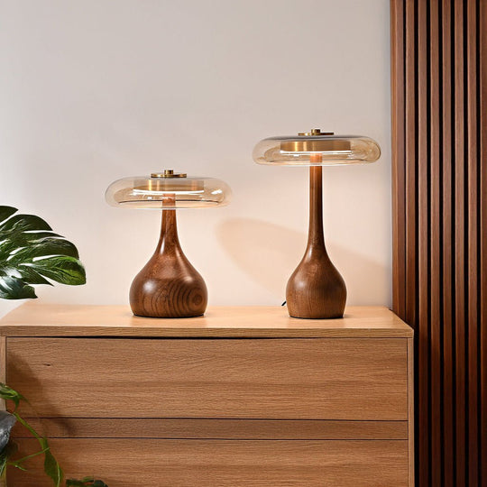 Moderne LED-Tischleuchte mit Holzsockel 2