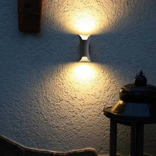 Moderne LED-Wandleuchte für den Außenbereich 1