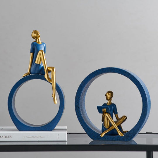 Moderne Mädchenfigur für kreative Arbeitsplatzgestaltung 2