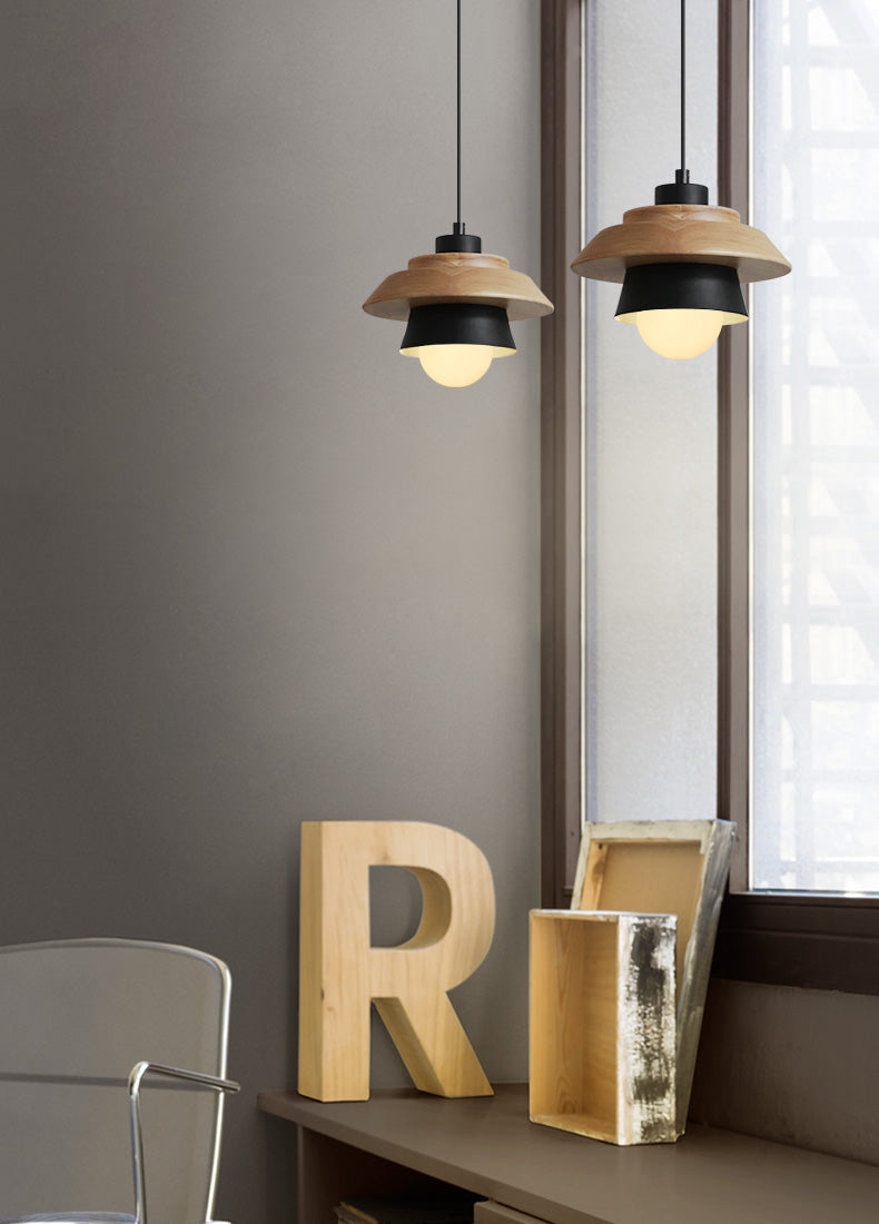Moderne Pendelleuchte im nordischen Stil 0