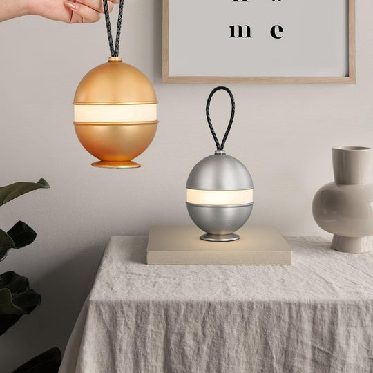 Moderne Tischlampe mit Touch-Funktion 2