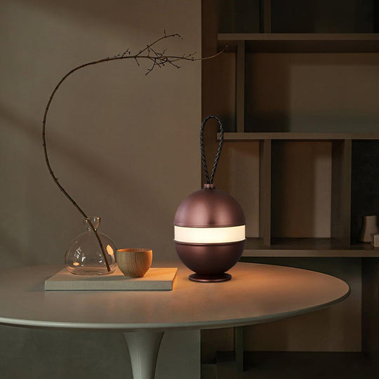 Moderne Tischlampe mit Touch-Funktion 4