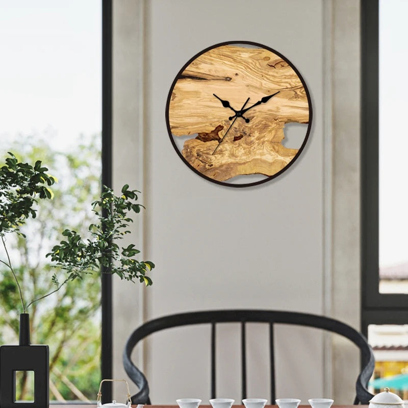 Moderne Wanduhr mit transparentem Design 2