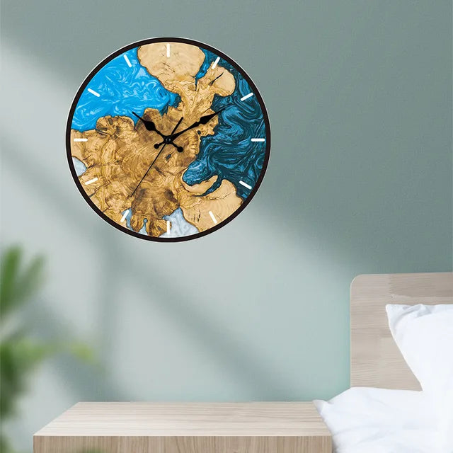 Moderne Wanduhr mit transparentem Design 4