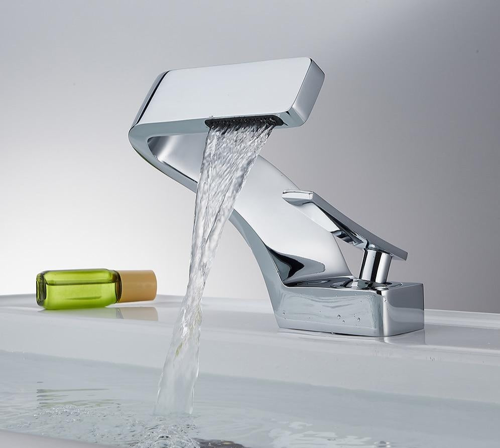 Moderner Wasserhahn Küche Bad Mit Geschwungenem Design Küchenarmatur 0