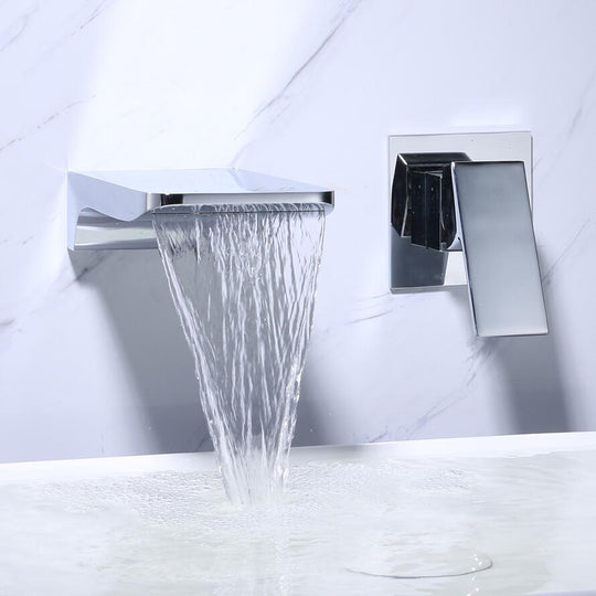 Moderner Wasserhahn mit Sensorsteuerung 1