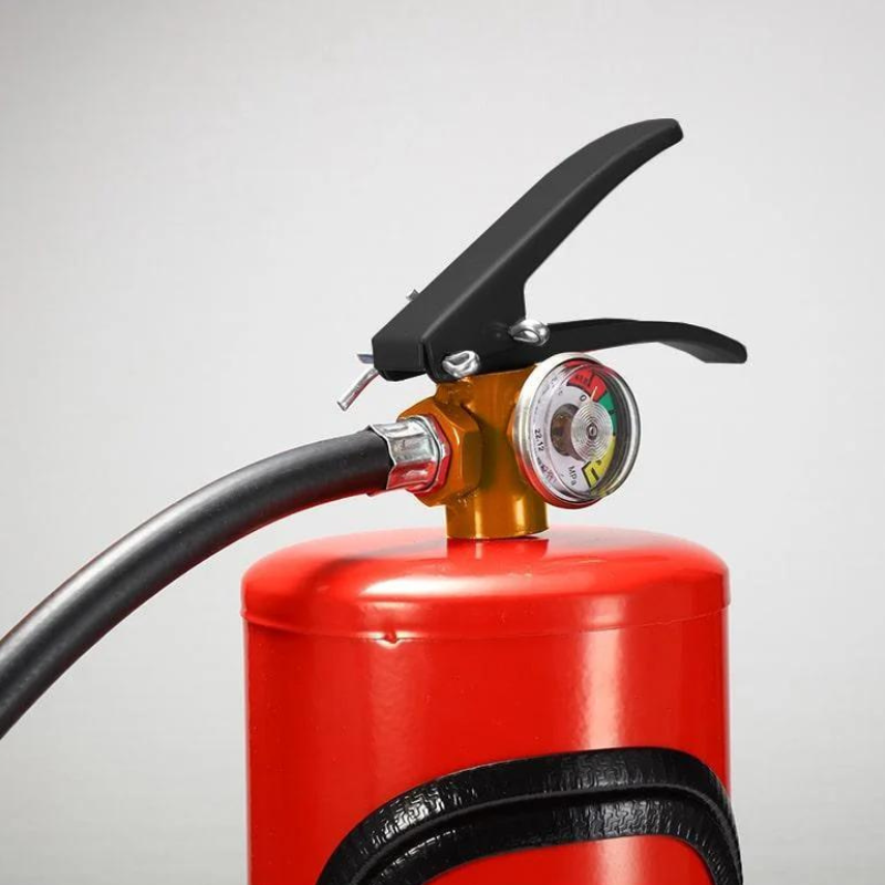Origineller Flaschenhalter im Feuerlöscher-Stil 5