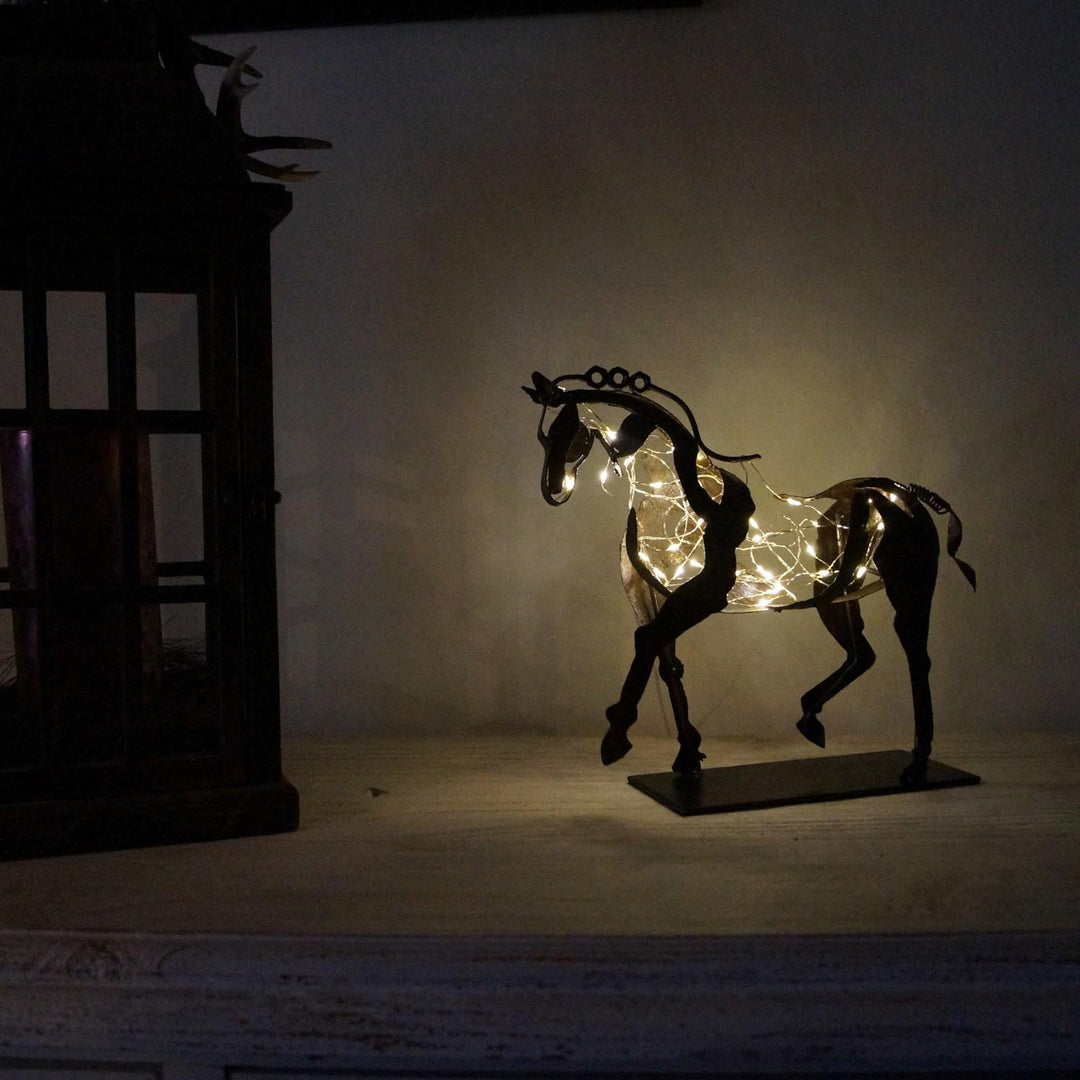 Pferdestatue aus Metall – Handgefertigtes Dekorationselement 3