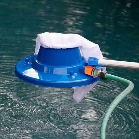 Poolreiniger AquaVac mit starker Saugkraft 4