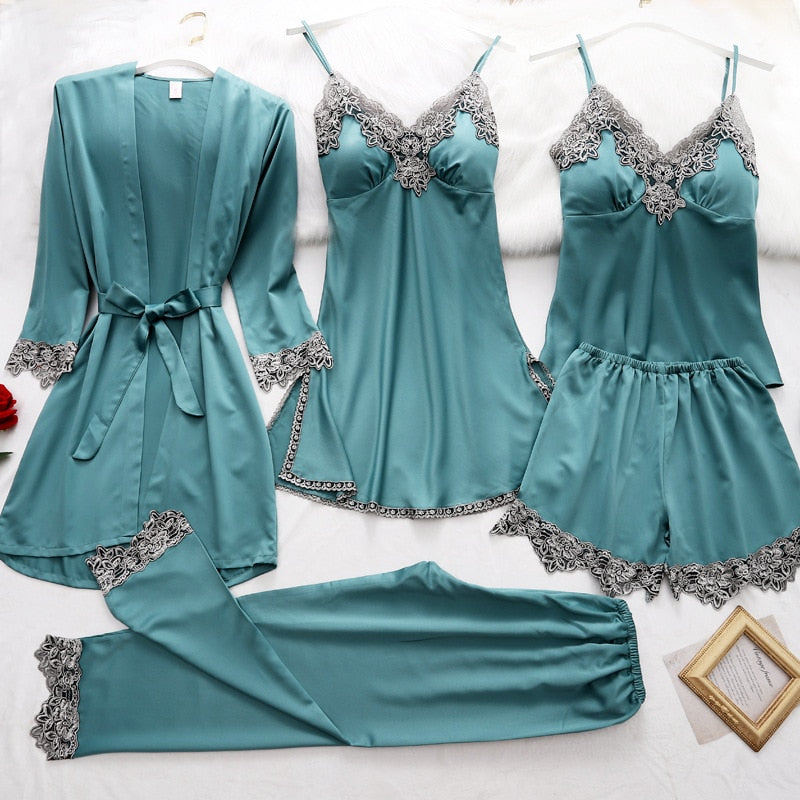Pyjama-Set aus weicher Seide 5