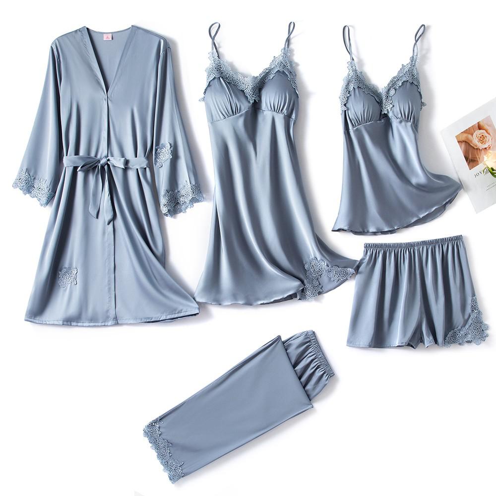 Pyjama-Set aus weicher Seide 8