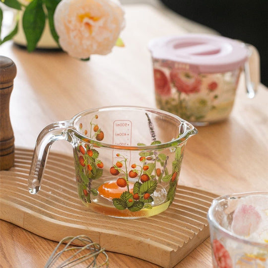 Retro Messbecher mit Blumenmuster und Deckel 1