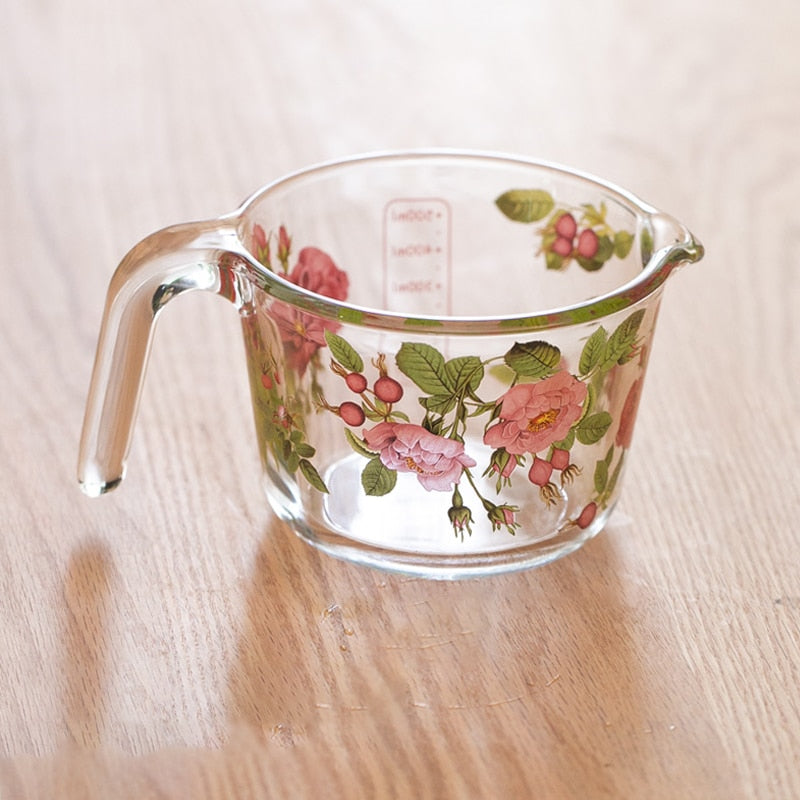 Retro Messbecher mit Blumenmuster und Deckel 2