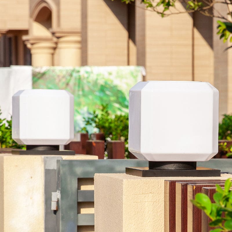 Solarbetriebene Außenlampe für Garten im modernen Design 1