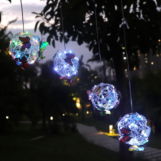 Solarbetriebene LED Gartenlampe mit Schmetterlingsdesign 1