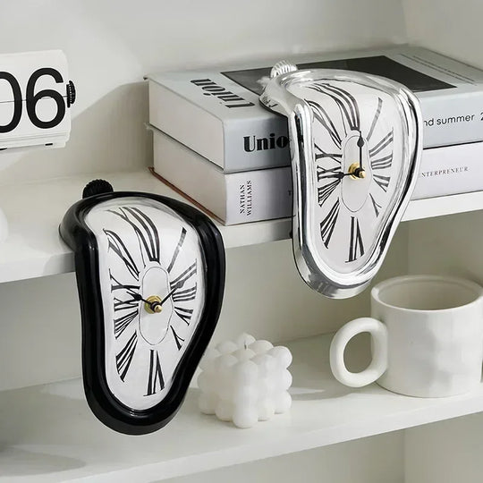 Surrealistische Wanduhr im Dali-Stil für Zuhause und Garten 0