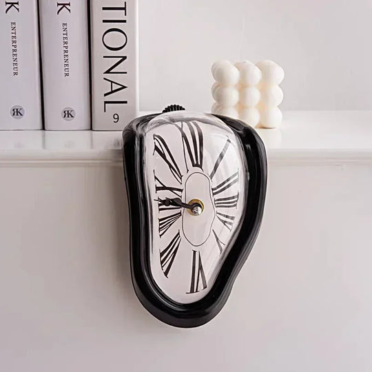 Surrealistische Wanduhr im Dali-Stil für Zuhause und Garten 2