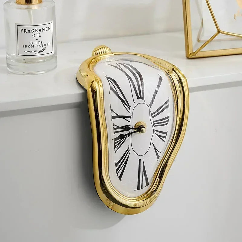 Surrealistische Wanduhr im Dali-Stil für Zuhause und Garten 7