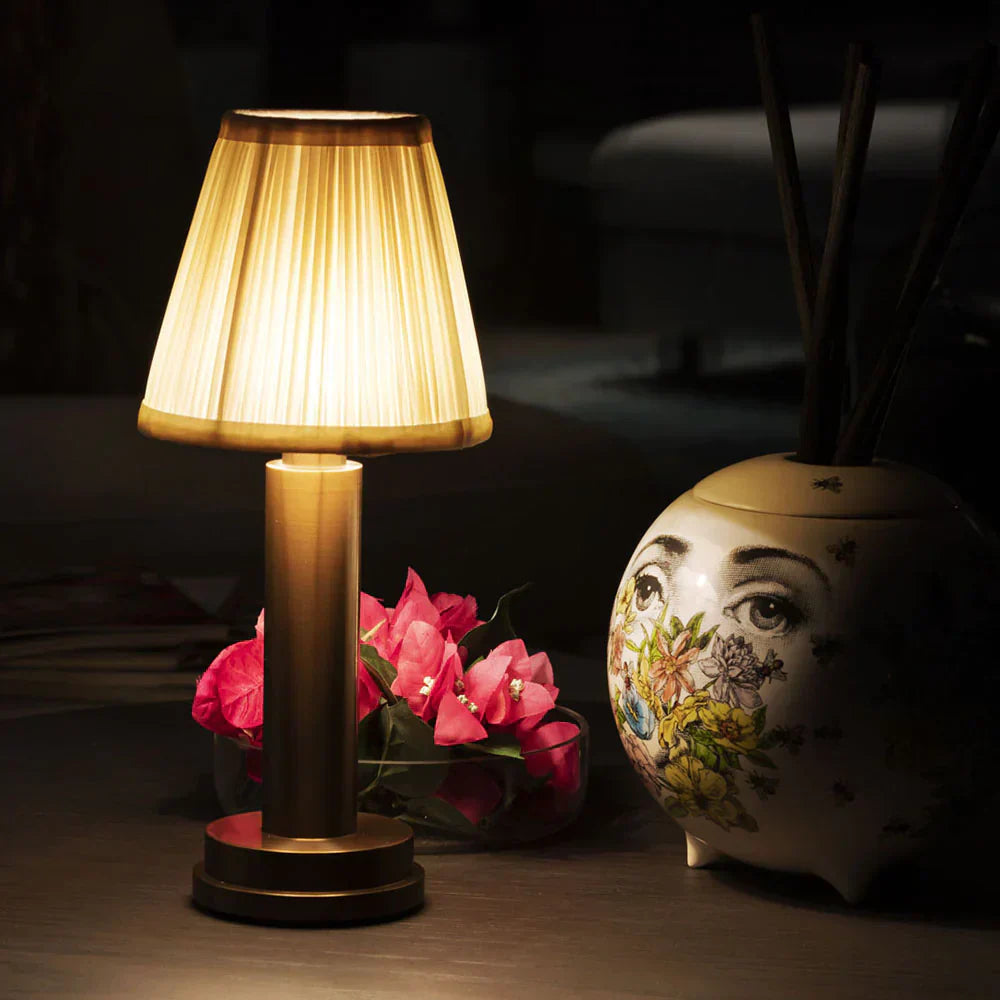 Tischlampe für Zuhause mit dimmbarem Design 3