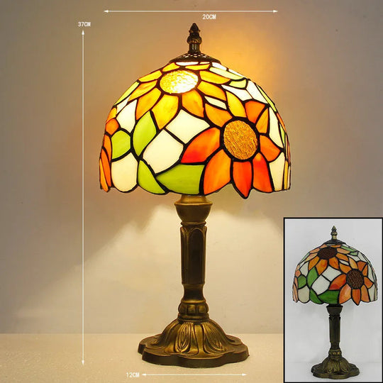 Tischlampe im Tiffany-Stil mit Farbspiel 3