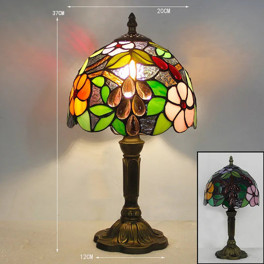 Tischlampe im Tiffany-Stil mit Farbspiel 9