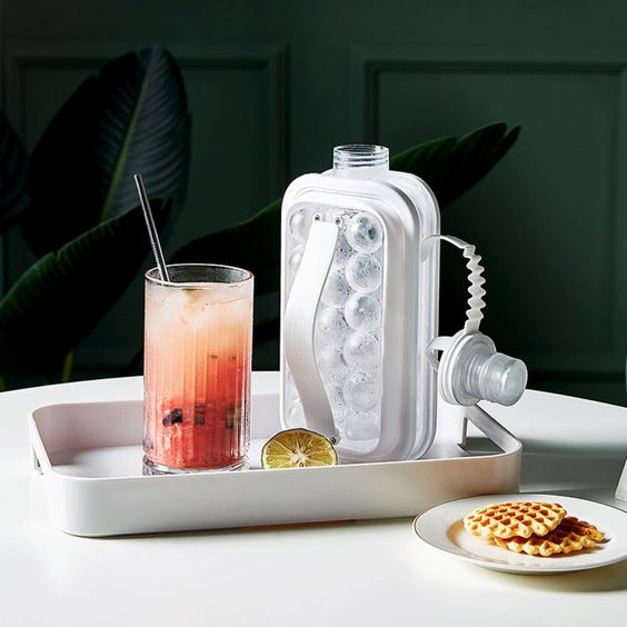 Tragbare Eismaschine 2-in-1 für Getränke und Wasserflasche 1