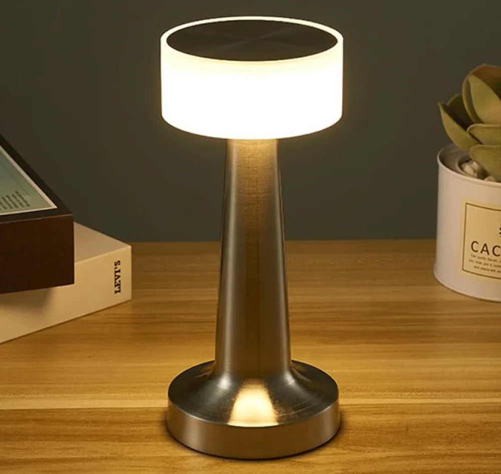 Tragbare LED-Tischlampe mit klassischem Design 0