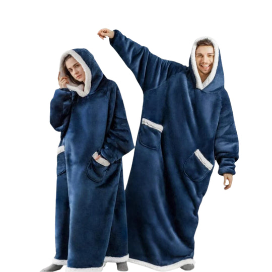 Übergroße Decke mit Kapuze und warmer Fleece-Innenseite 0