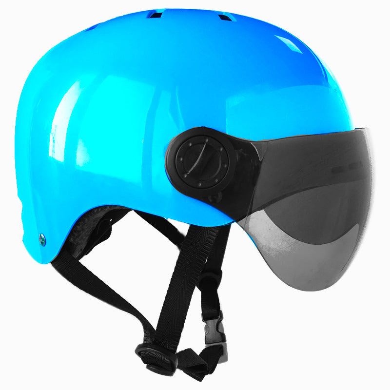 Unisex Fahrradhelm mit getöntem Visier und verstellbarem Kinnriemen urbaner Stil 1