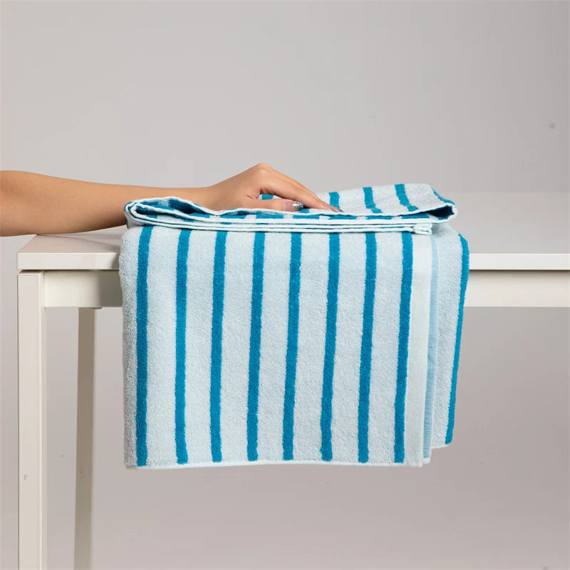 Unisex Frotteehandtuch mit Streifenmuster und hoher Saugfähigkeit 0