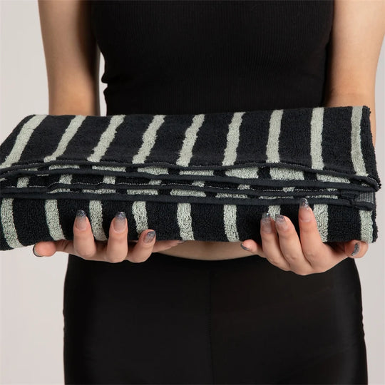 Unisex Frotteehandtuch mit Streifenmuster und hoher Saugfähigkeit 1