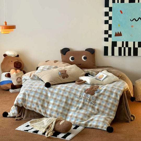 Unisex Wendebettwäsche-Set Kariert mit Teddy-Applikation und Pompon-Ecken 7