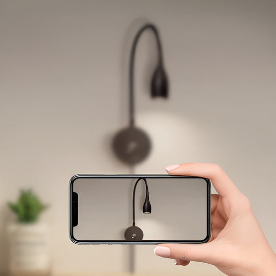 Verstellbare Leselampe mit USB-Ladeanschluss 4
