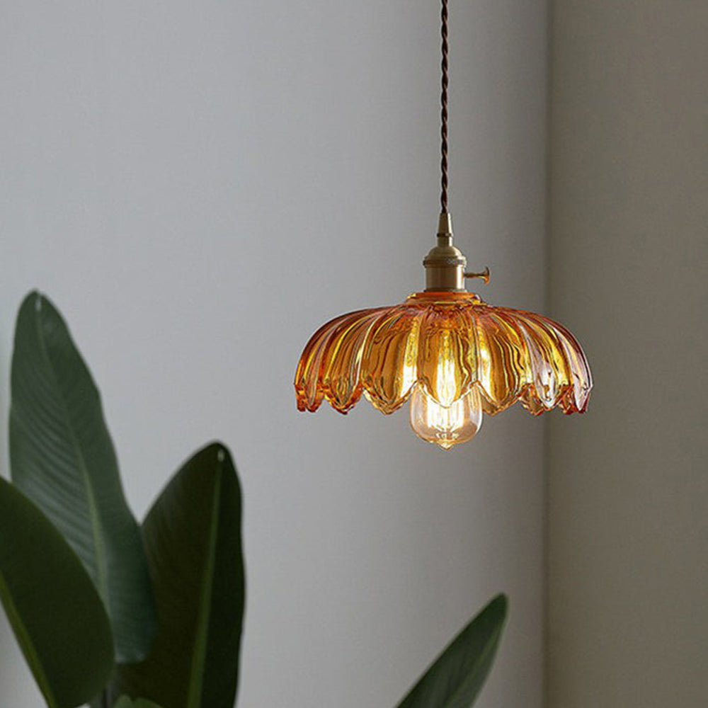 Vintage Pendelleuchte mit Blumenmuster für stilvolle Innenräume 4