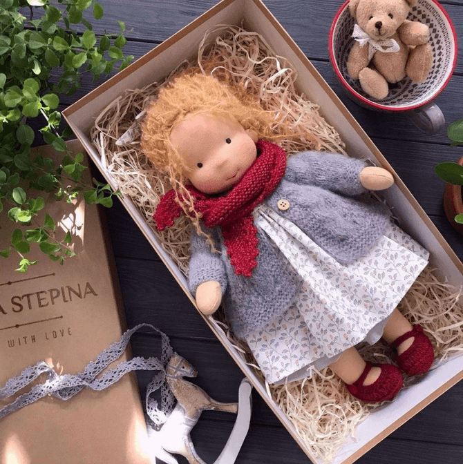 Waldorfpuppe für Kinder – Handgefertigt und Nachhaltig 7