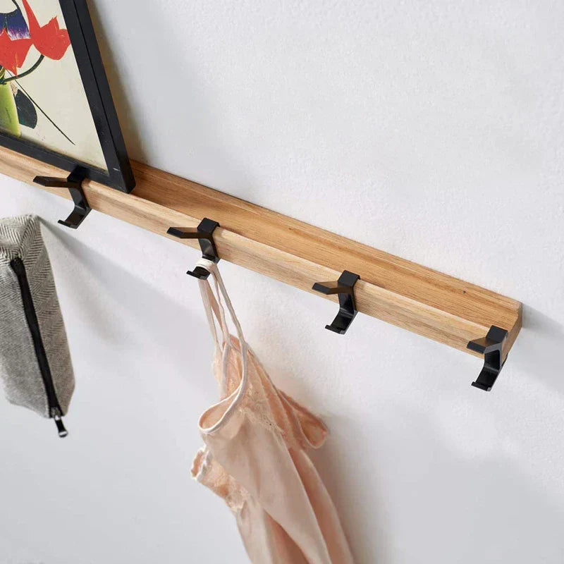 Wandgarderobe mit beweglichen Haken im skandinavischen Stil 2