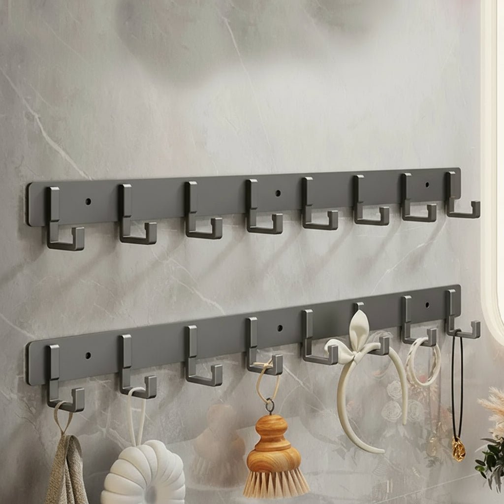 Wandgarderobe mit schwarzen Haken für modernes Wohnen 13