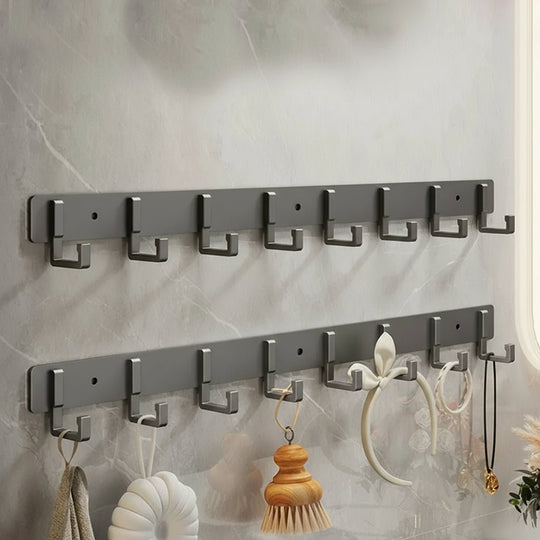 Wandgarderobe mit schwarzen Haken für modernes Wohnen 13