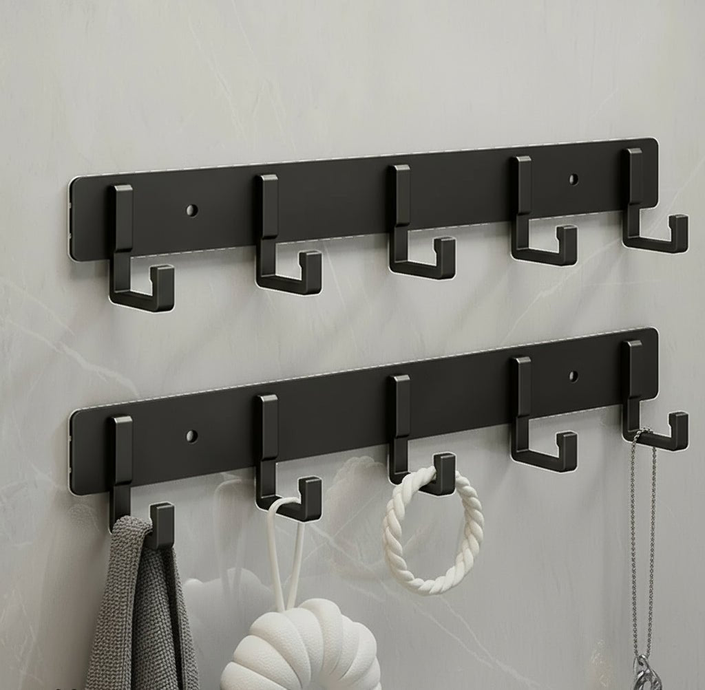 Wandgarderobe mit schwarzen Haken für modernes Wohnen 17