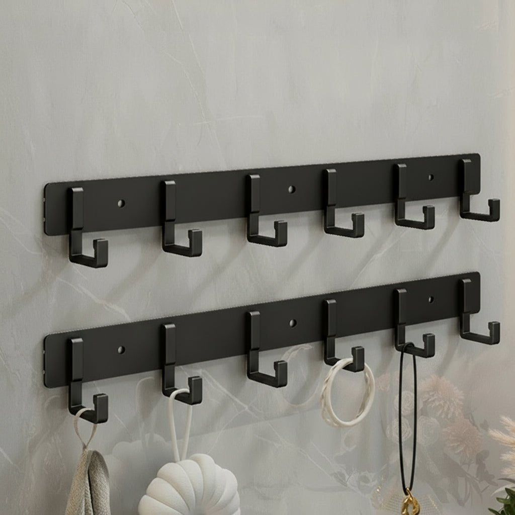 Wandgarderobe mit schwarzen Haken für modernes Wohnen 18