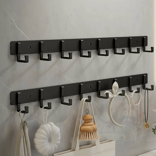 Wandgarderobe mit schwarzen Haken für modernes Wohnen 19