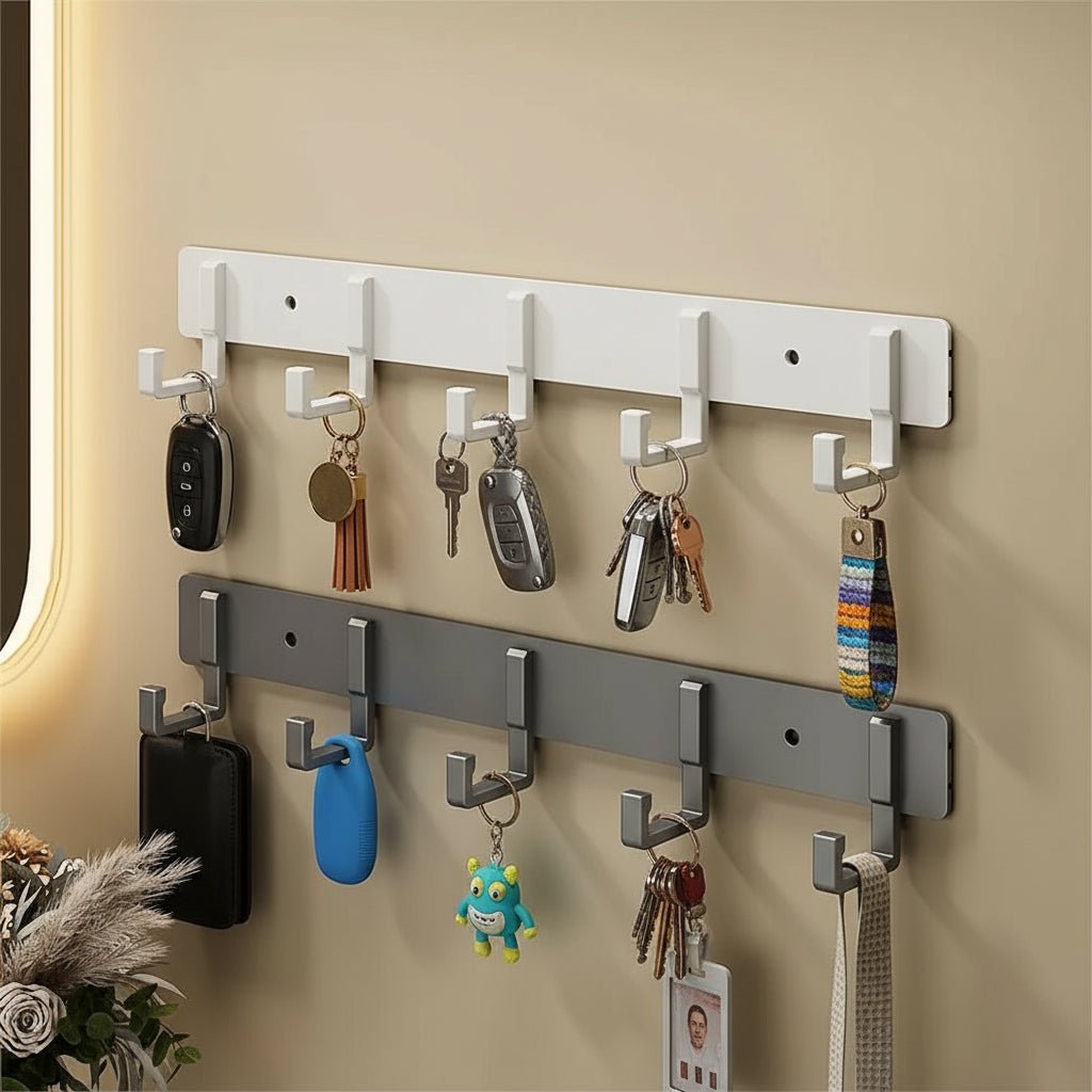 Wandgarderobe mit schwarzen Haken für modernes Wohnen 2