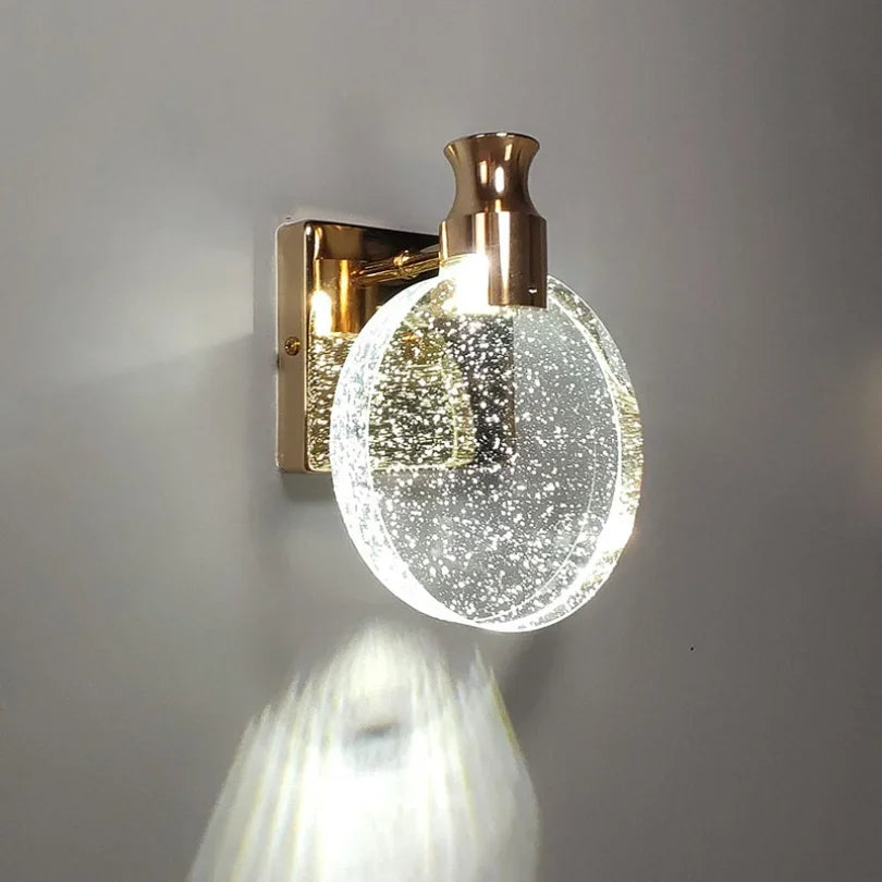 Wandleuchte Modern mit Goldakzenten 0