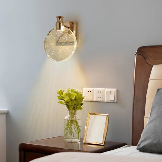 Wandleuchte Modern mit Goldakzenten 3