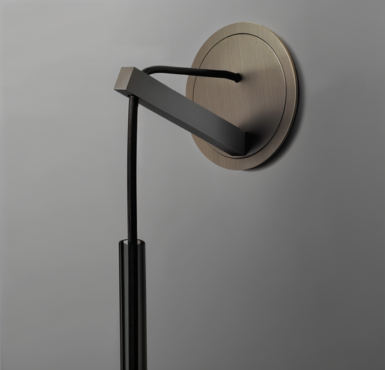 Wandleuchte mit Rauchglas und Kupferdetails 3