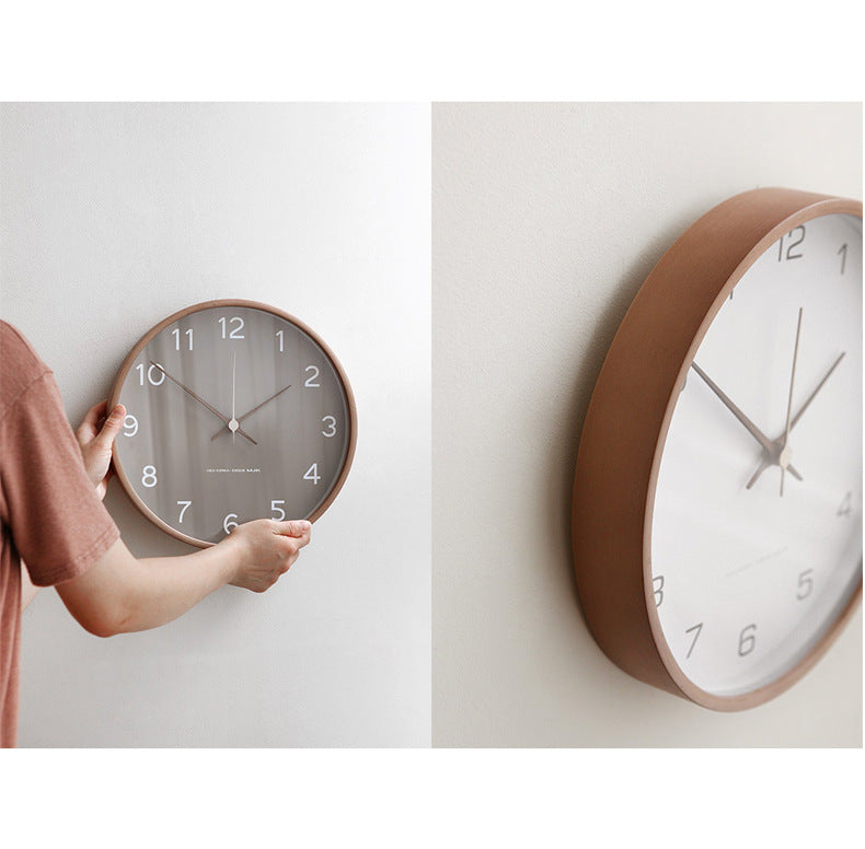 Wanduhr aus Holz im minimalistischen Design 2